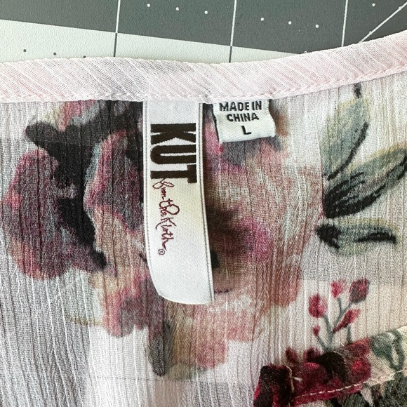 Kut From The Kloth Pink sheer floral blouse Size Large - Picture 4 of 7